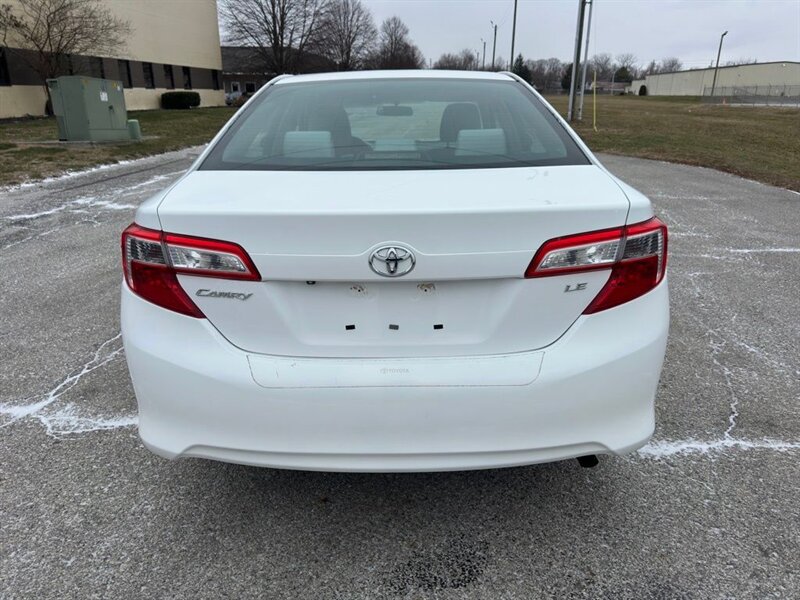 2014 Toyota Camry LE - Photo 5 - Indianapolis, IN 46234