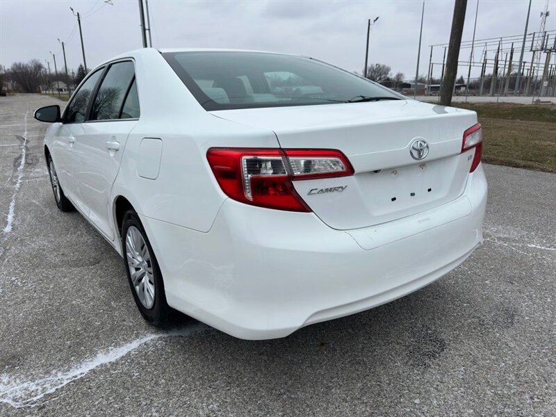 2014 Toyota Camry LE - Photo 6 - Indianapolis, IN 46234