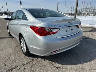 2013 Hyundai SONATA GLS - Photo 6 - Indianapolis, IN 46234