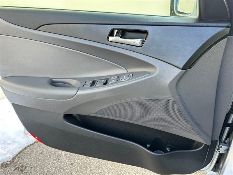 2013 Hyundai SONATA GLS - Photo 18 - Indianapolis, IN 46234