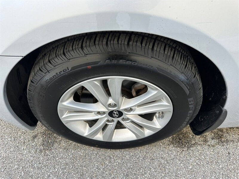 2013 Hyundai SONATA GLS - Photo 23 - Indianapolis, IN 46234