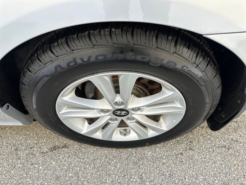 2013 Hyundai SONATA GLS - Photo 24 - Indianapolis, IN 46234