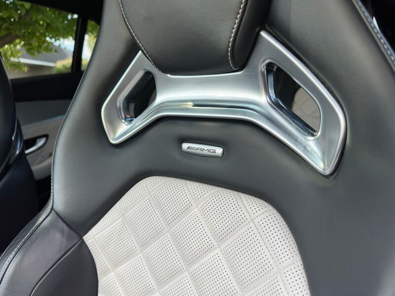 2019 Mercedes-Benz GLC GLC 63 AMG® 4MATIC® - Photo 16 - Indianapolis, IN 46234