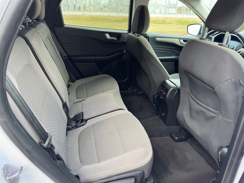 2021 Ford Escape Hybrid SE - Photo 14 - Indianapolis, IN 46234