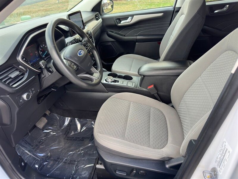 2021 Ford Escape Hybrid SE - Photo 11 - Indianapolis, IN 46234