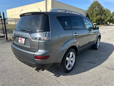 2007 Mitsubishi Outlander XLS - Photo 4 - Indianapolis, IN 46234