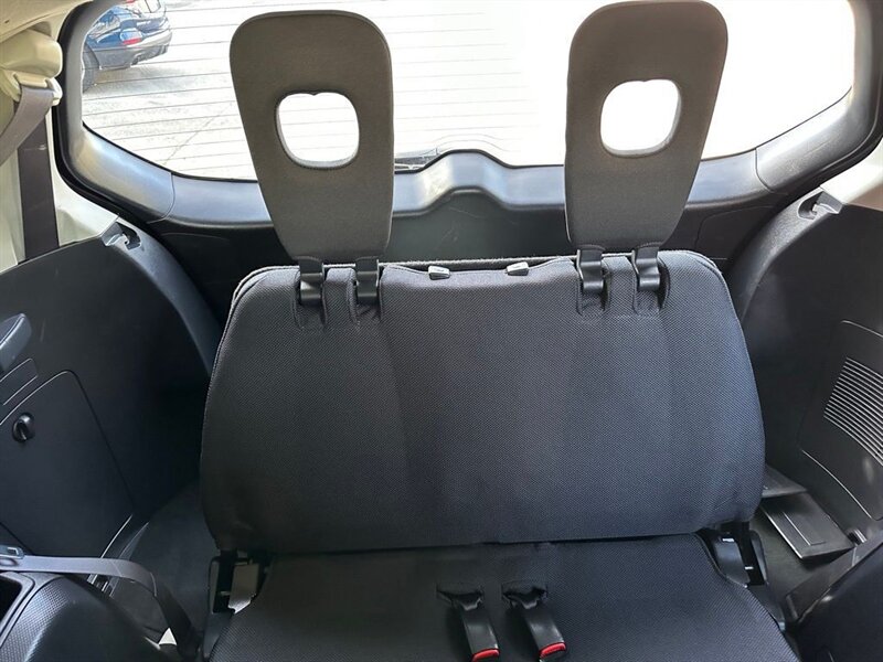 2007 Mitsubishi Outlander XLS - Photo 15 - Indianapolis, IN 46234