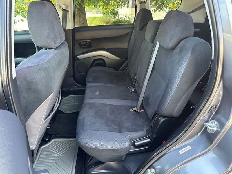 2007 Mitsubishi Outlander XLS - Photo 13 - Indianapolis, IN 46234