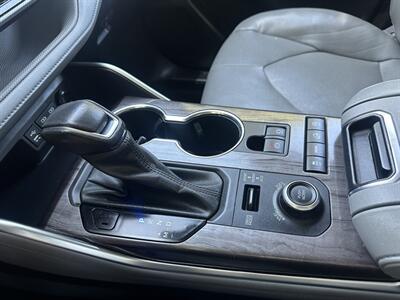 2022 Toyota Highlander Platinum   - Photo 40 - Indianapolis, IN 46234
