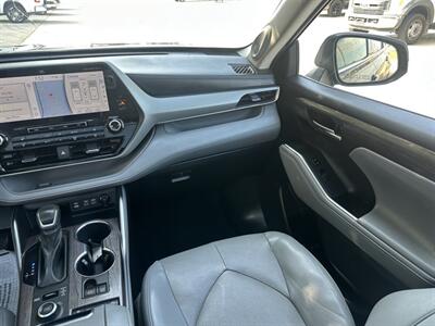 2022 Toyota Highlander Platinum   - Photo 9 - Indianapolis, IN 46234