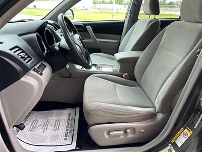 2013 Toyota Highlander Base Plus V6 - Photo 11 - Indianapolis, IN 46234