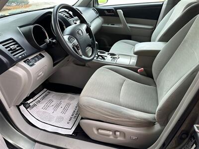 2013 Toyota Highlander Base Plus V6 - Photo 10 - Indianapolis, IN 46234