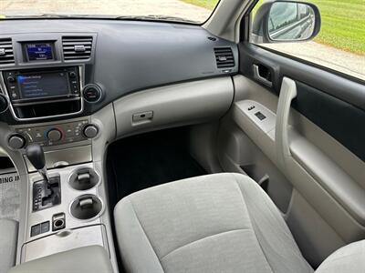2013 Toyota Highlander Base Plus V6 - Photo 9 - Indianapolis, IN 46234