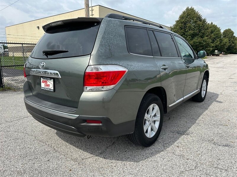 2013 Toyota Highlander Base Plus V6 - Photo 4 - Indianapolis, IN 46234