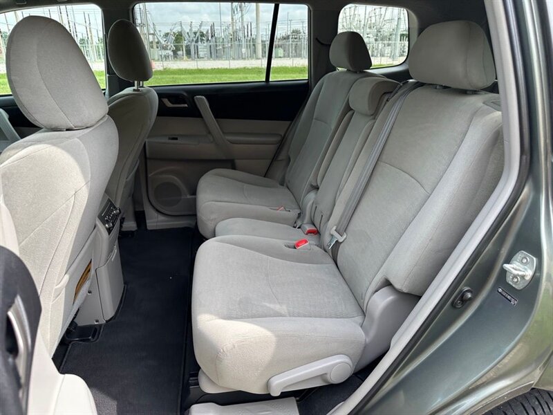2013 Toyota Highlander Base Plus V6 - Photo 13 - Indianapolis, IN 46234