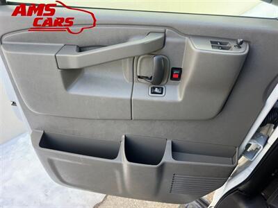 2020 Chevrolet Express LT Passenger   - Photo 20 - Indianapolis, IN 46234