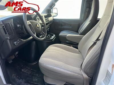 2020 Chevrolet Express LT Passenger   - Photo 10 - Indianapolis, IN 46234
