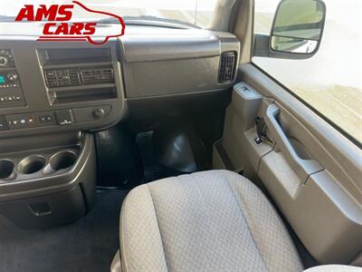 2020 Chevrolet Express LT Passenger   - Photo 9 - Indianapolis, IN 46234