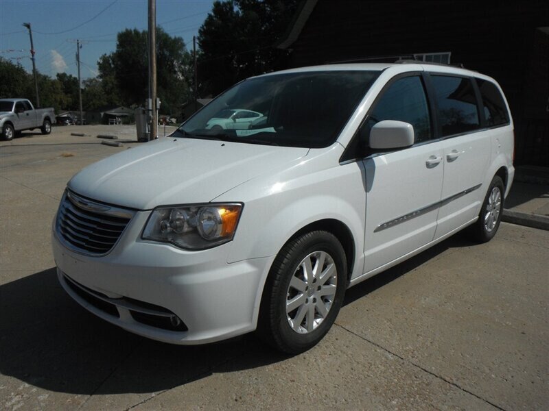 2016 Chrysler Town & Country Touring  