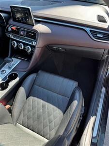 2019 Genesis G70 2.0T Prestige   - Photo 14 - Grand Prairie, TX 75050