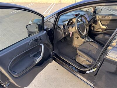 2013 Ford Fiesta SE   - Photo 21 - Long Beach, CA 90807