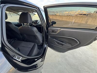 2013 Ford Fiesta SE   - Photo 17 - Long Beach, CA 90807