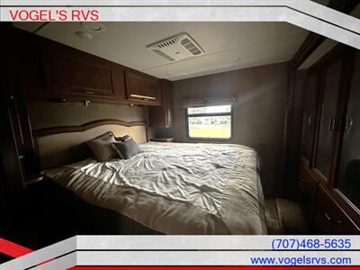 2016 THOR 34F HURRICANE *PRE-OWNED*   - Photo 15 - Ukiah, CA 95482