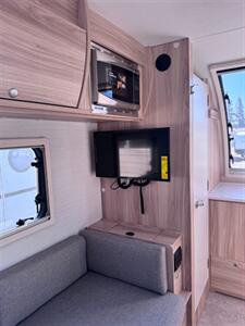 2026 T@B 360 CS BLACK CANYON *NEW* - Photo 9 - Ukiah, CA 95482