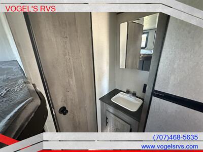 2021 KEYSTONE 260TBWE SPRINGDALE *PRE-OWNED* - Photo 9 - Ukiah, CA 95482