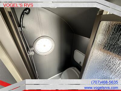 2017 T@B 320 S SOFITEL EDITION  *PRE- OWNED*   - Photo 11 - Ukiah, CA 95482