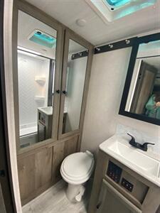 2022 SURVEYOR 19MBLE SUB 4000 *NEW* - Photo 18 - Ukiah, CA 95482