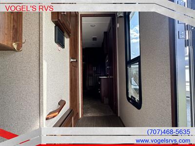 2018 KEYSTONE 3300GR ALPINE *PRE-OWNED* - Photo 9 - Ukiah, CA 95482