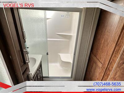 2018 KEYSTONE 3300GR ALPINE *PRE-OWNED* - Photo 10 - Ukiah, CA 95482