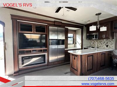 2018 KEYSTONE 3300GR ALPINE *PRE-OWNED* - Photo 8 - Ukiah, CA 95482