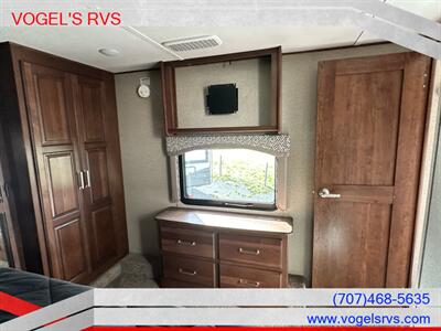 2018 KEYSTONE 3300GR ALPINE *PRE-OWNED* - Photo 13 - Ukiah, CA 95482