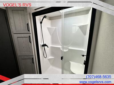 2022 KEYSTONE 373RD MONTANA HC *PRE-OWNED* - Photo 12 - Ukiah, CA 95482