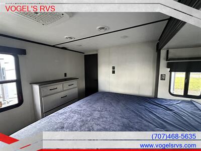 2022 KEYSTONE 373RD MONTANA HC *PRE-OWNED* - Photo 15 - Ukiah, CA 95482