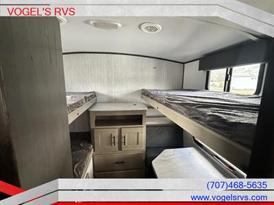 2022 SHADOW CRUISER ID280QBS *PRE-OWNED*   - Photo 11 - Ukiah, CA 95482