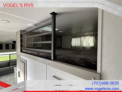 2022 PALOMINO 379MBC COLUMBUS C-SERIES *PRE-OWNED* - Photo 12 - Ukiah, CA 95482