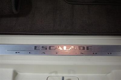 2014 Cadillac Escalade ESV Platinum   - Photo 96 - Los Angeles, CA 90025